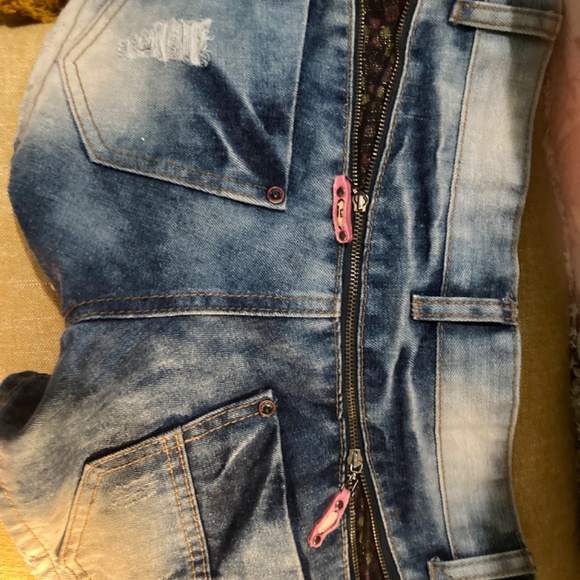 Shorts - Picture 2 of 2